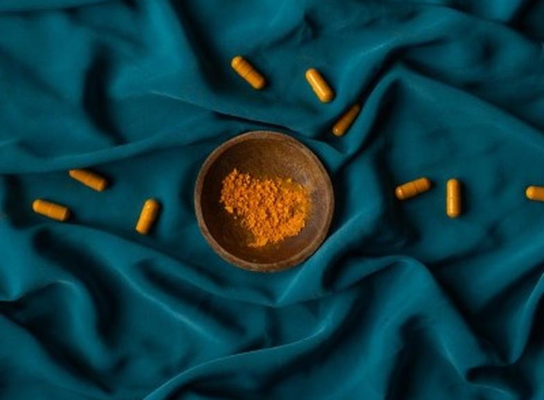 Kurkumina: właściwości, działanie i przeciwwskazania