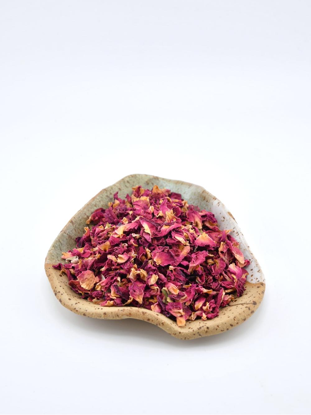 Róża czerwona płatki kwiatu